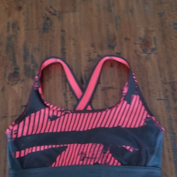 Under Armour Tops - Under armour sport bra sz m
